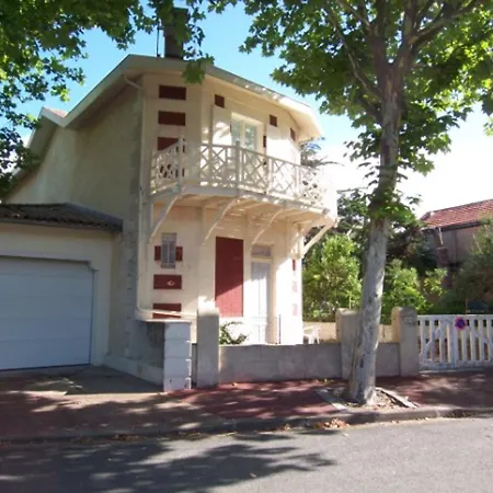 A Arcachon, Balcon Expose Sud, Proche Et Commerces - Fr-1-374-11